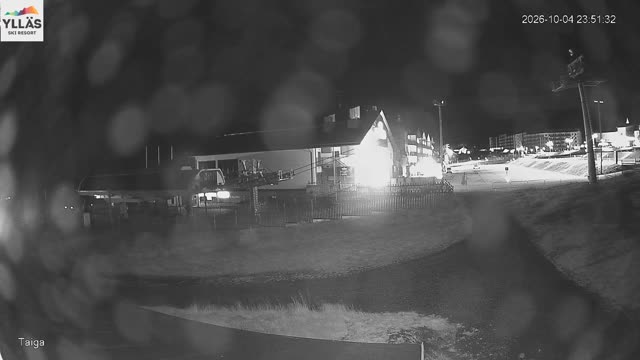 Ylläs Gondola Lower Station Live snow cam captured at 4 October 2026 at 11:51 pm GMT+3