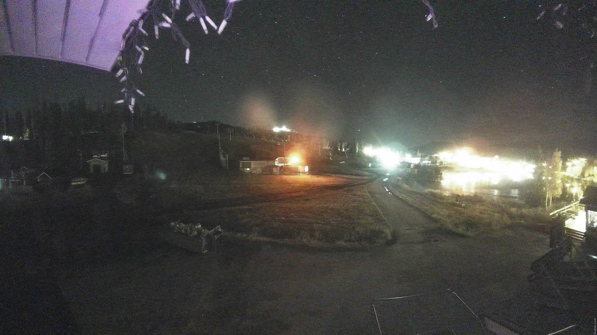 Ruka Vuosseli snow cam captured at 21 September 2026 at 11:00 pm GMT+3