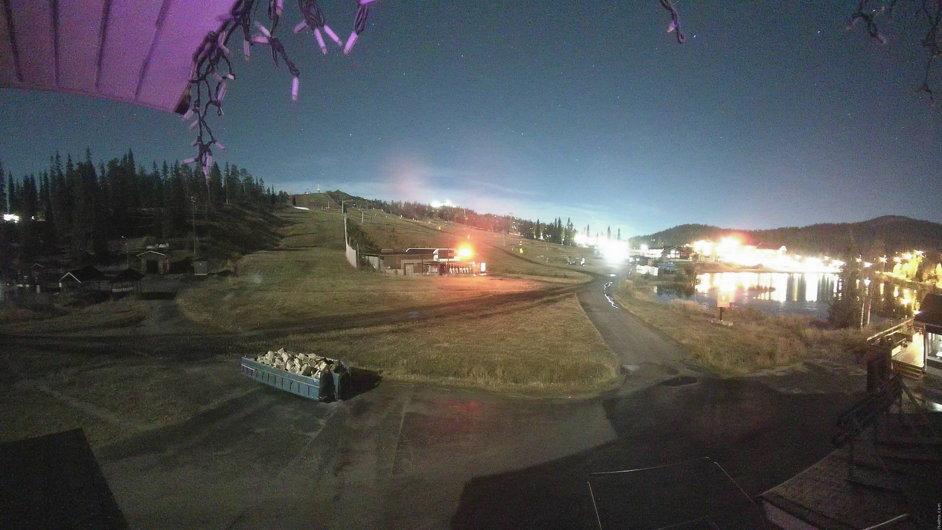 Ruka Vuosseli snow cam captured at 27 September 2026 at 11:04 pm GMT+3