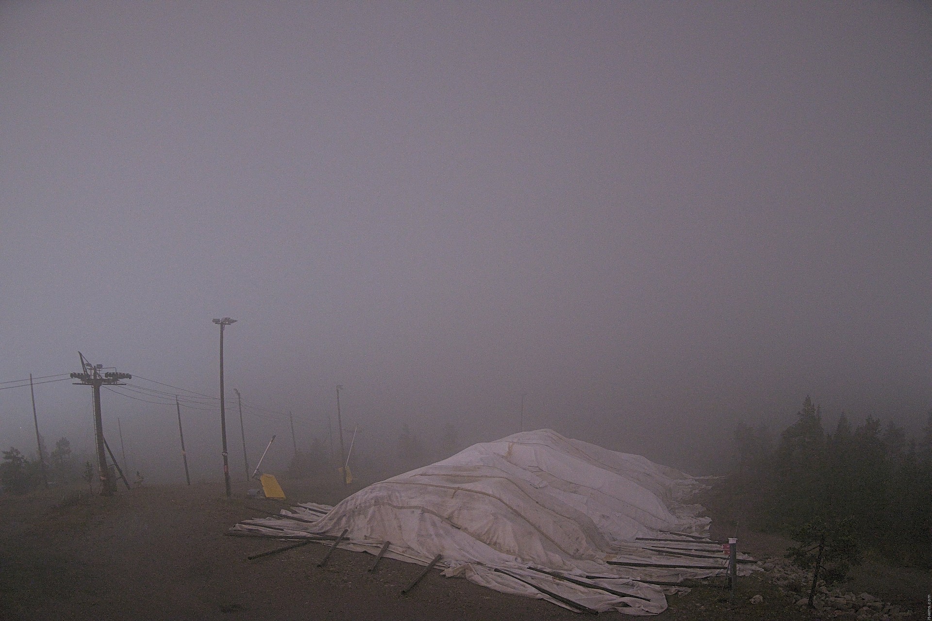 Ruka Pessari Summit snow cam captured at 17 September 2026 at 11:58 pm GMT+3
