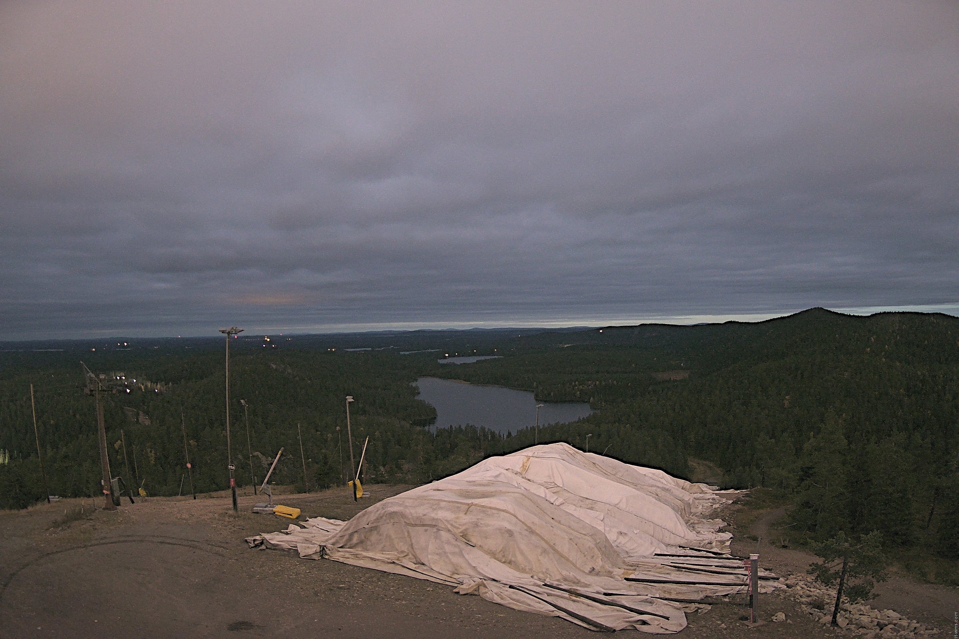 Ruka Pessari Summit snow cam captured at 25 September 2026 at 11:50 pm GMT+3