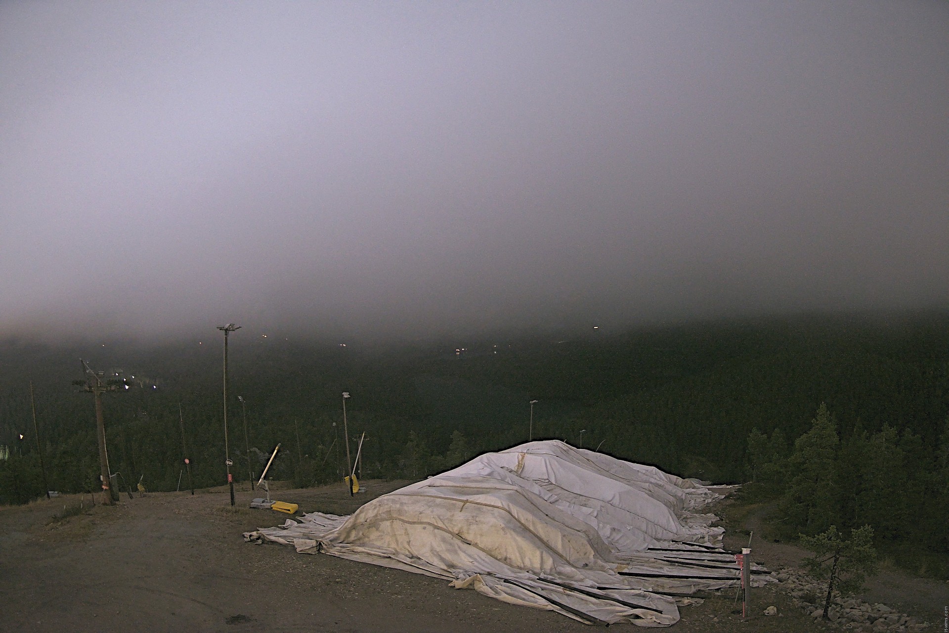 Ruka Pessari Summit snow cam captured at 4 October 2026 at 11:54 pm GMT+3