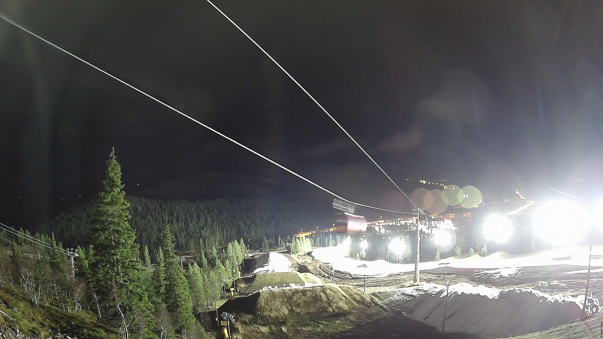 Ruka Ruka Park snow cam captured at 4 October 2026 at 11:01 pm GMT+3