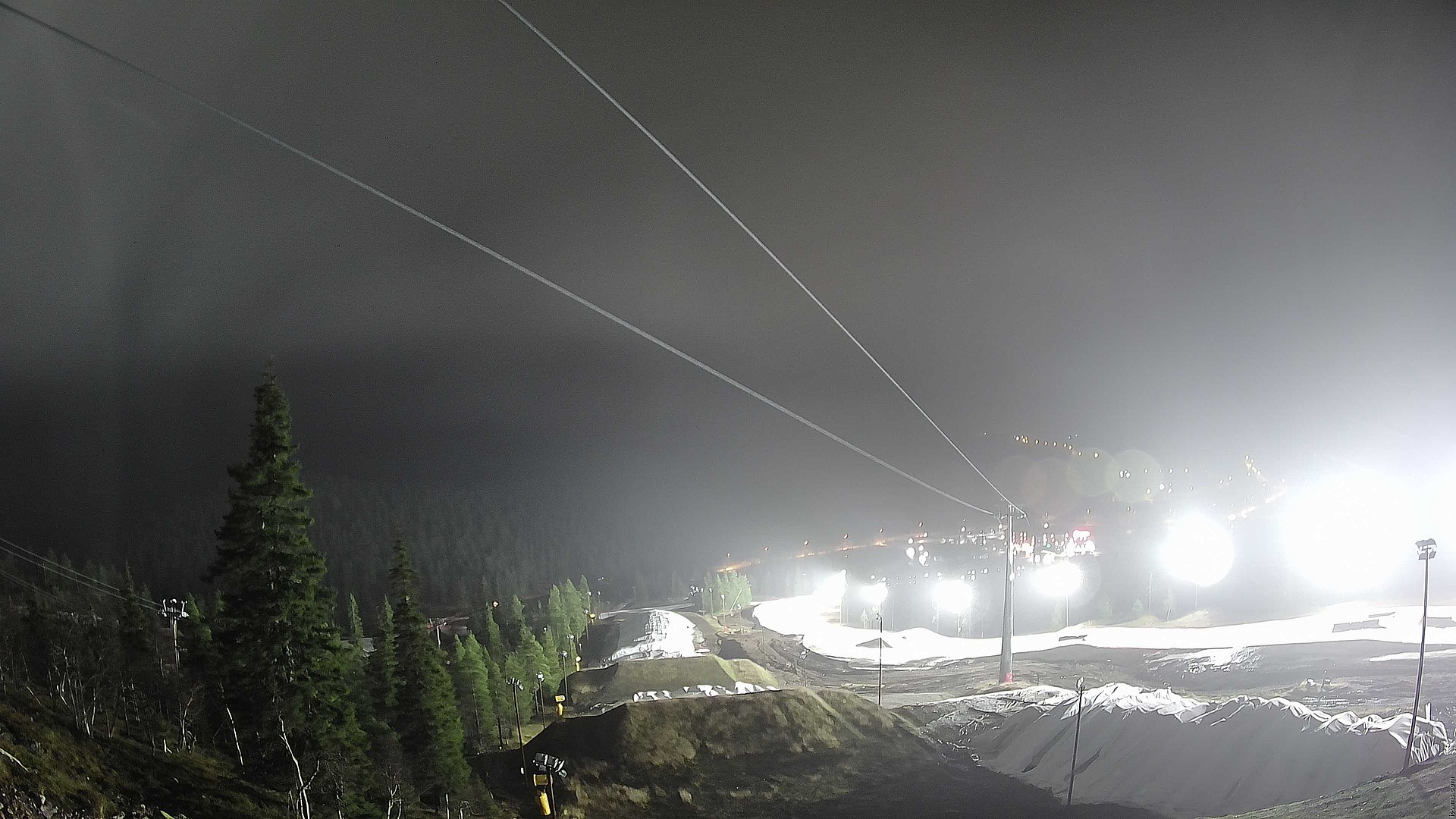 Ruka Ruka Park snow cam captured at 5 October 2026 at 11:10 pm GMT+3