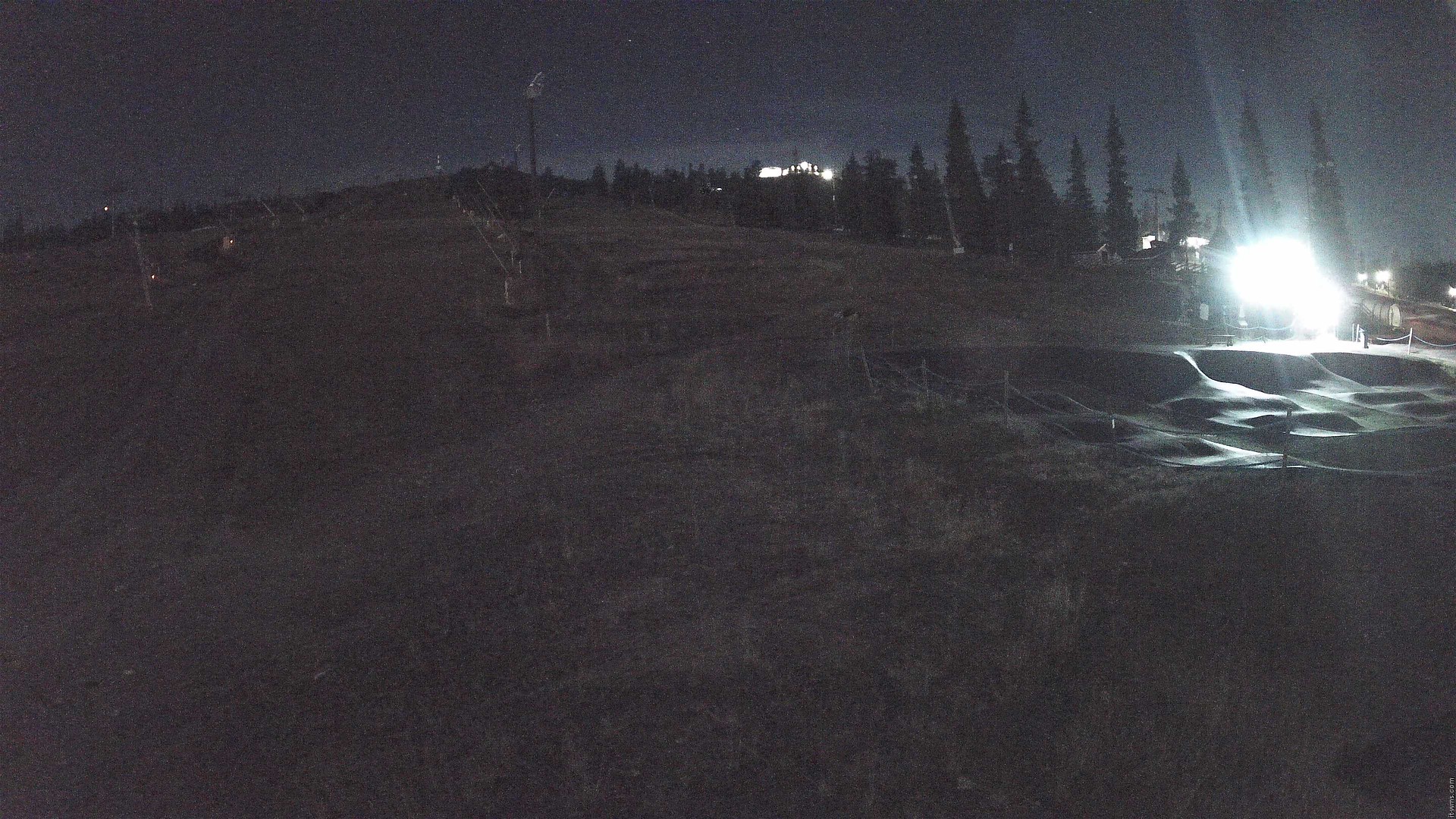 Ruka Ruka Park Junior snow cam captured at 27 September 2026 at 11:04 pm GMT+3