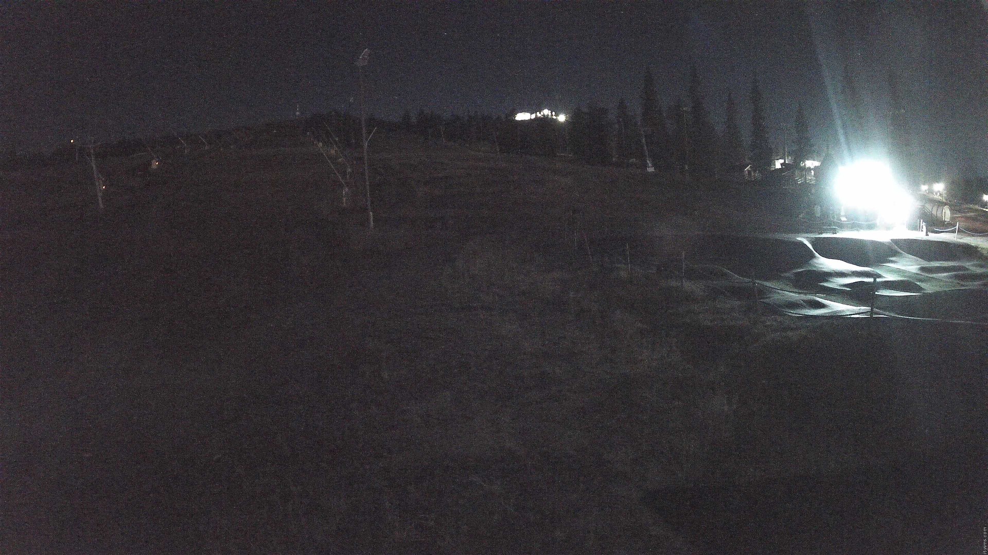 Ruka Ruka Park Junior snow cam captured at 29 September 2026 at 11:04 pm GMT+3