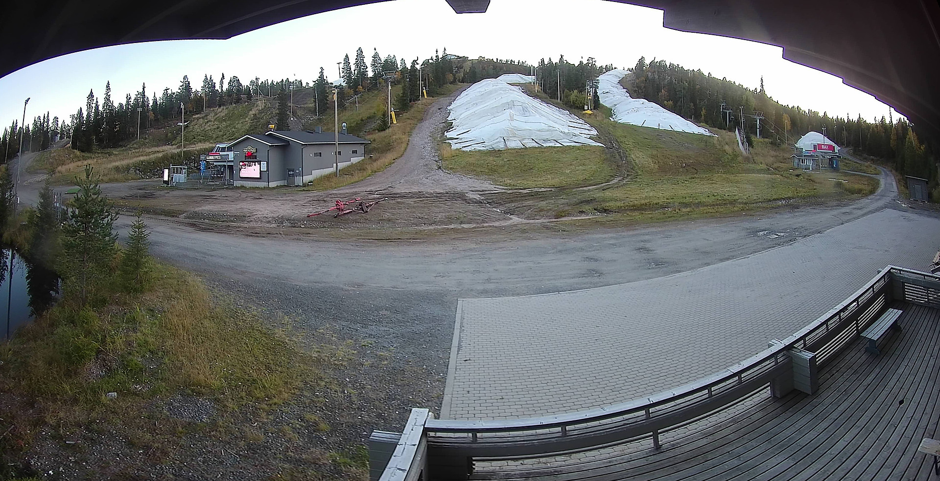 Ruka Saarua Taukotupa snow cam captured at 15 September 2026 at 7:08 pm GMT+3
