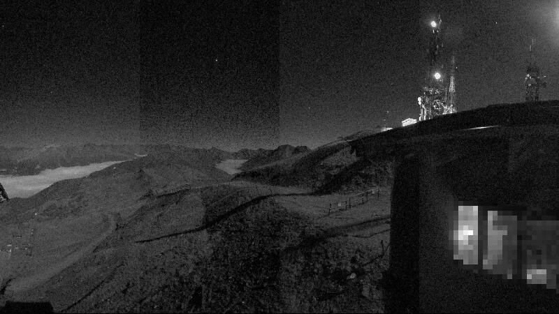 Sestriere Monte Fraiteve snow cam captured at 25 September 2026 at 11:57 pm GMT+2