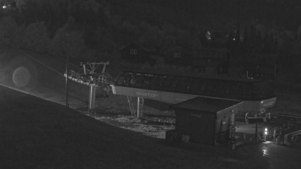 Hemsedal Lodge Express snow cam captured at 1 October 2026 at 11:41 pm GMT+2