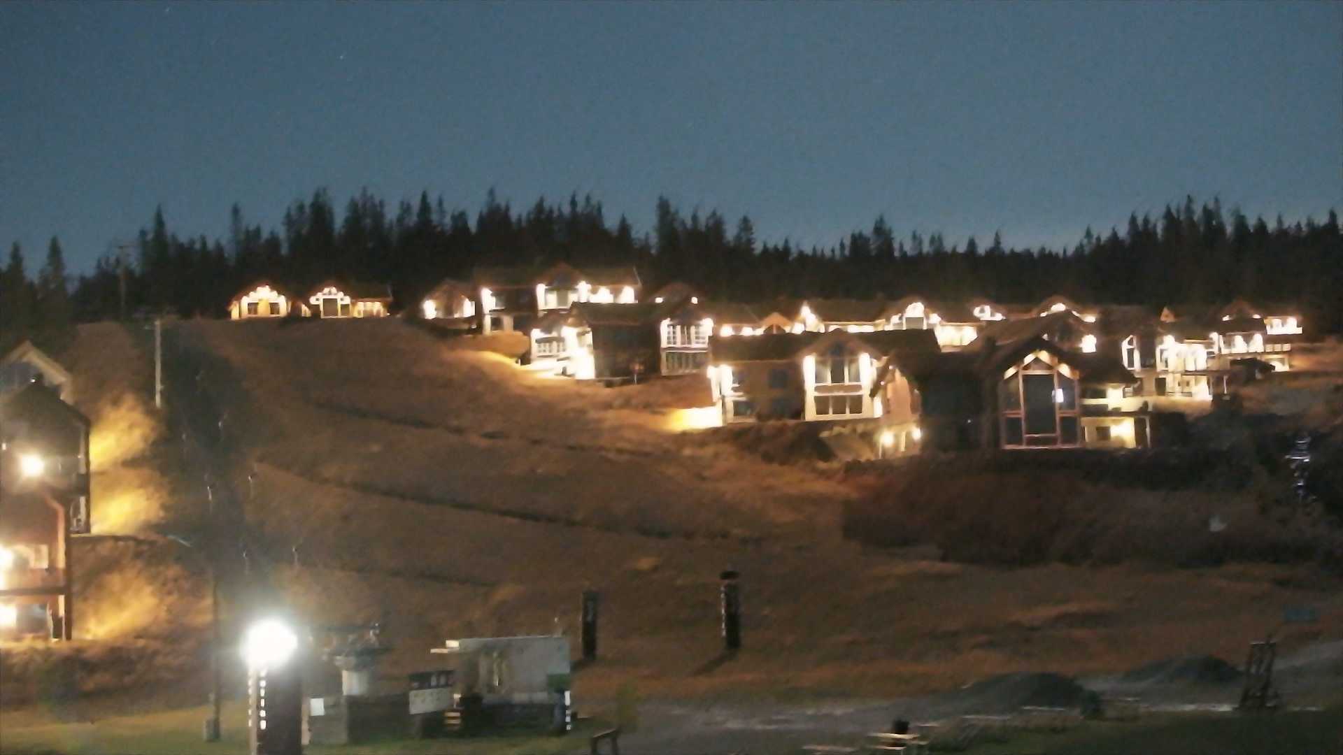 Hafjell Mosetertoppen - View 2 snow cam captured at 28 September 2026 at 11:55 pm GMT+2