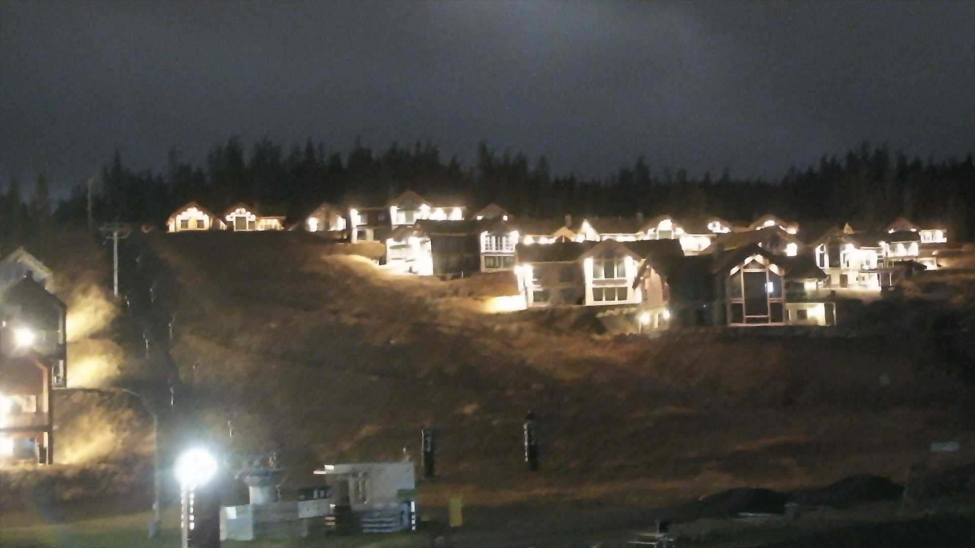 Hafjell Mosetertoppen - View 2 snow cam captured at 29 September 2026 at 11:40 pm GMT+2
