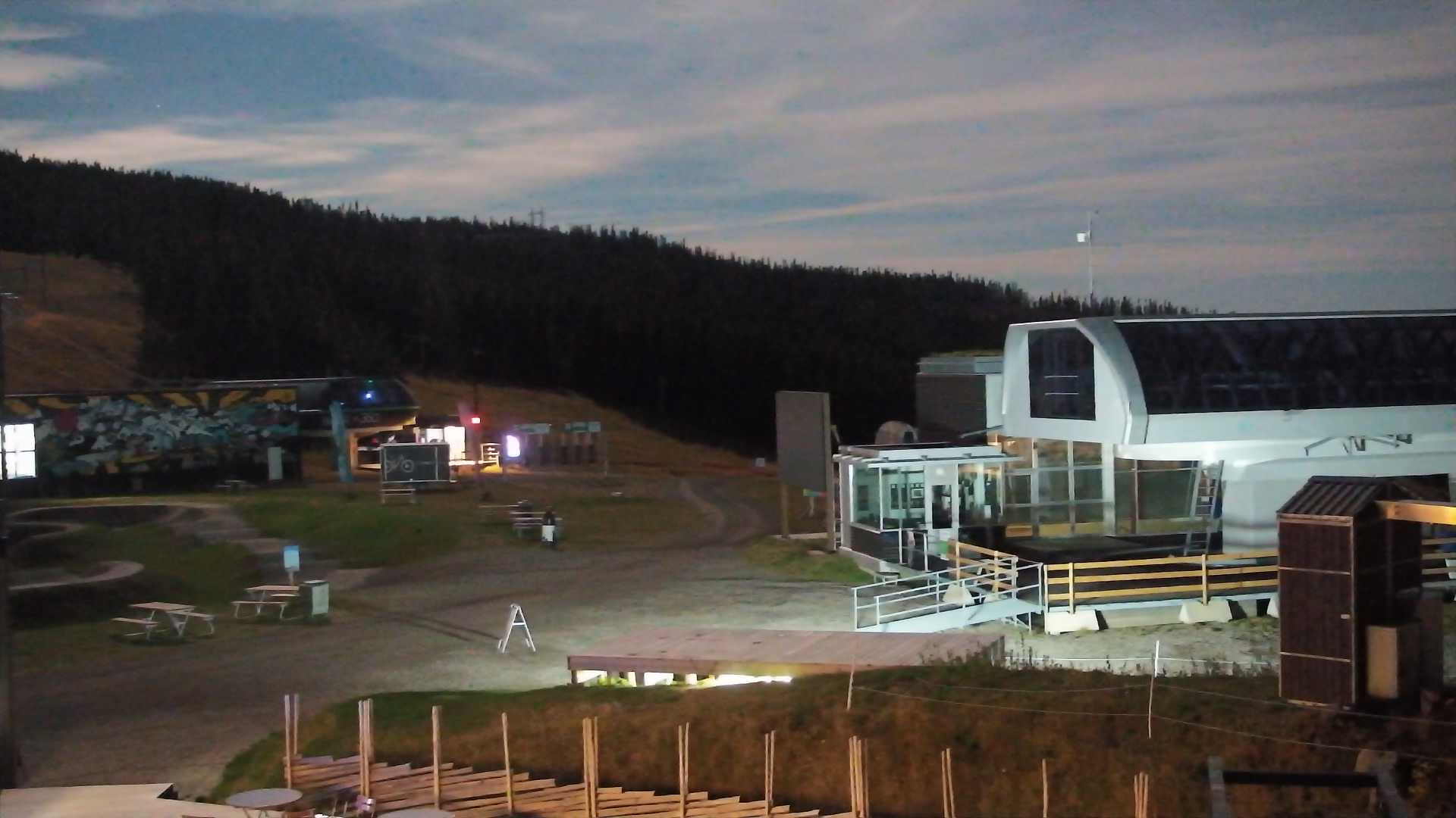 Hafjell Mosetertoppen - View 5 snow cam captured at 26 September 2026 at 11:53 pm GMT+2