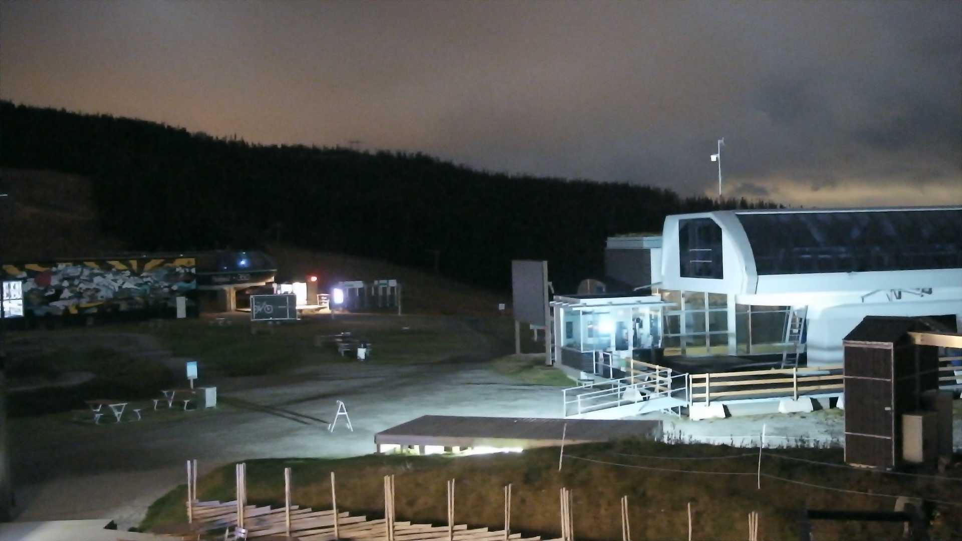 Hafjell Mosetertoppen - View 5 snow cam captured at 27 September 2026 at 11:59 pm GMT+2
