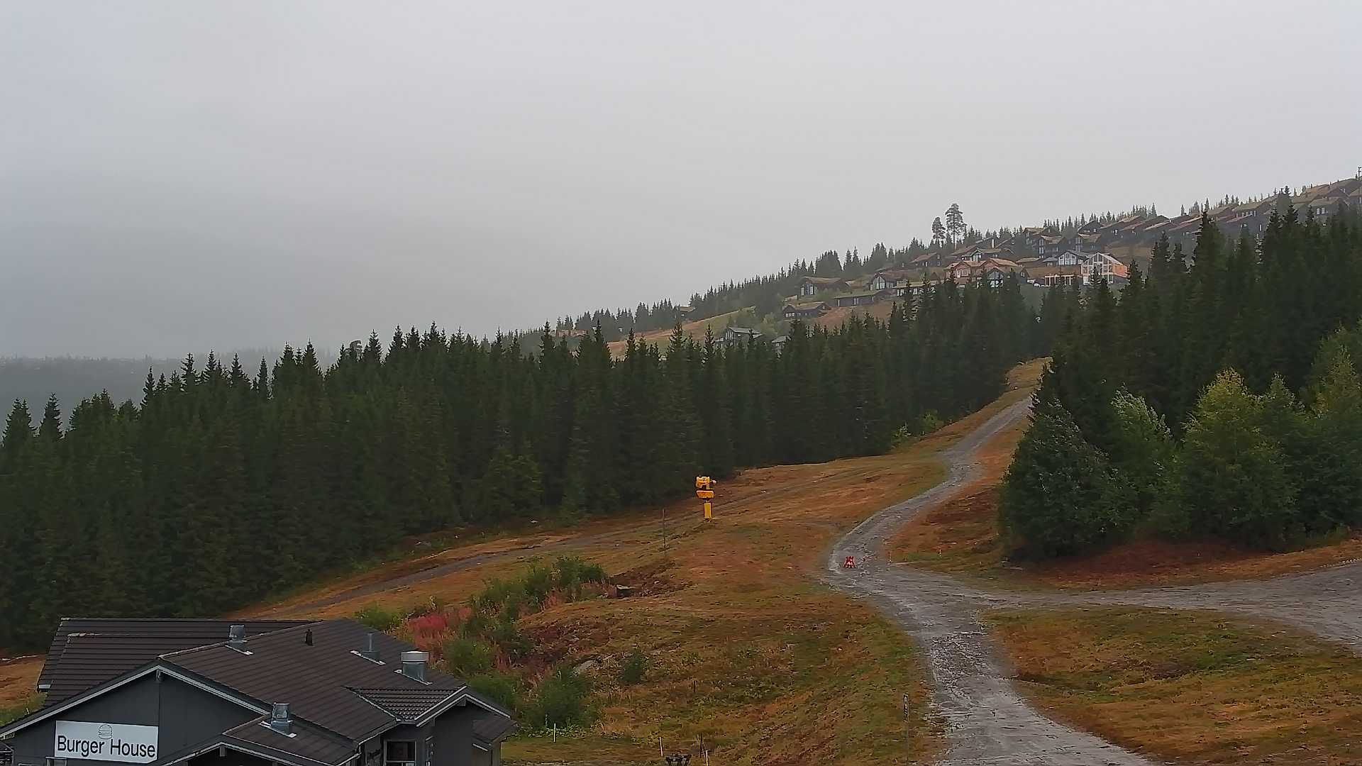 Hafjell Middle Station - View 1 snow cam captured at 15 September 2026 at 6:47 pm GMT+2