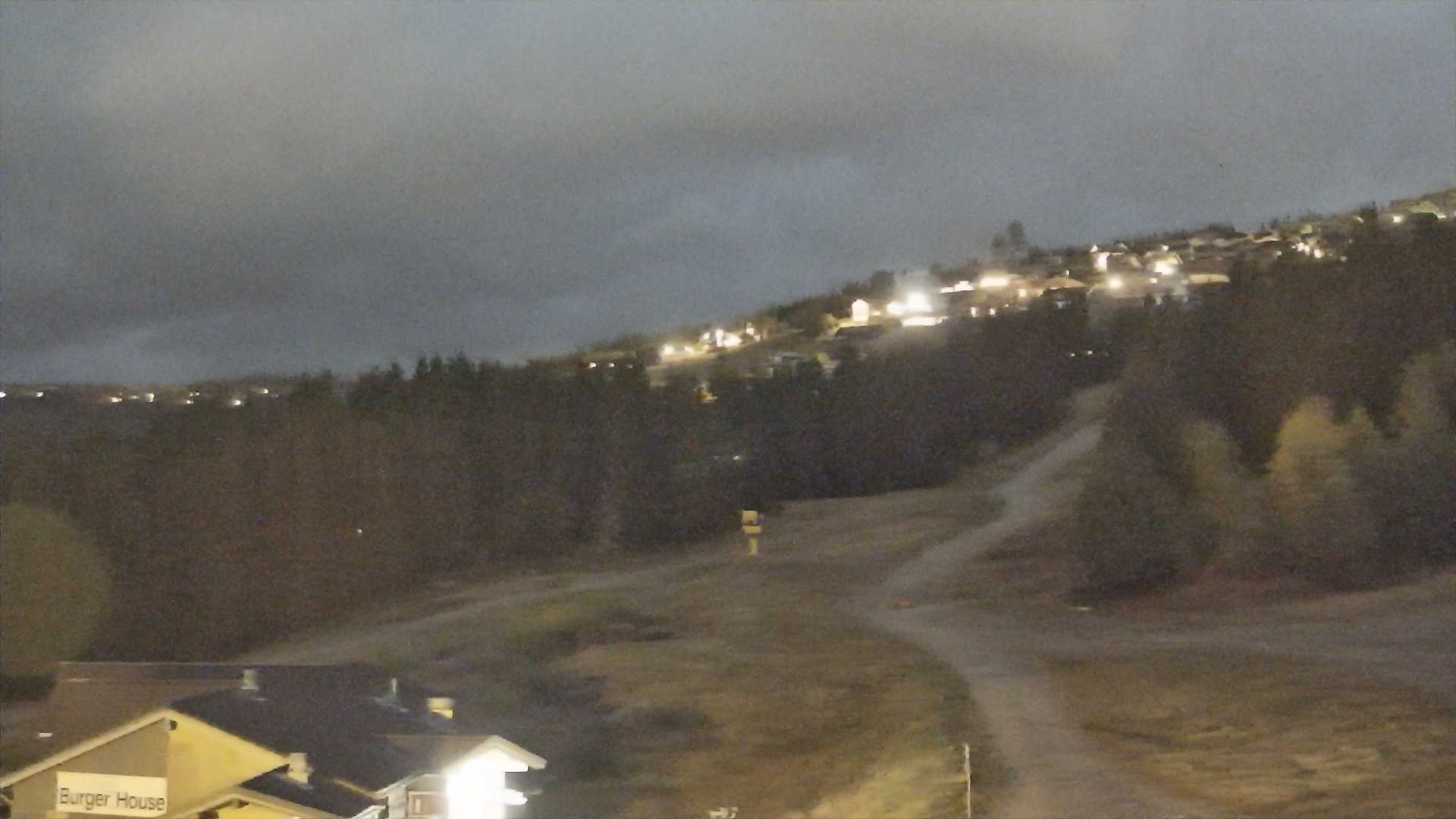 Hafjell Middle Station - View 1 snow cam captured at 27 September 2026 at 11:59 pm GMT+2