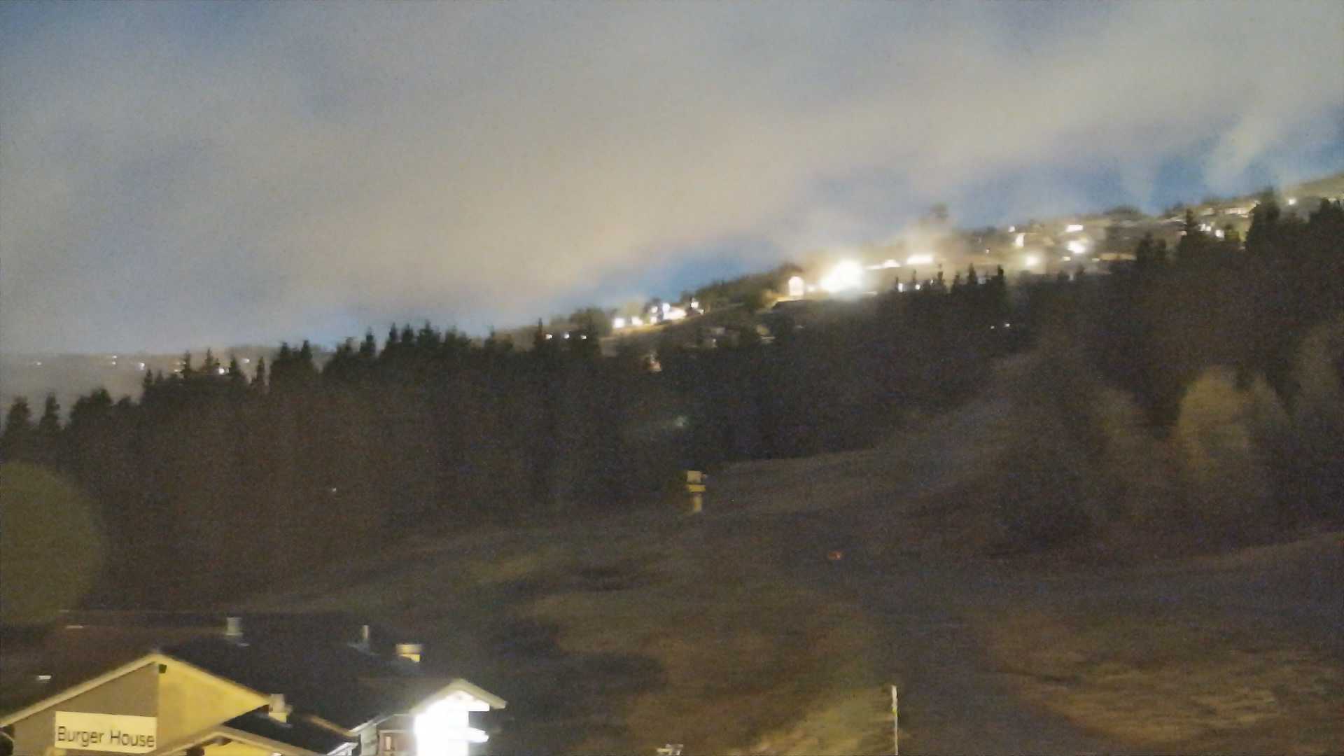 Hafjell Middle Station - View 1 snow cam captured at 28 September 2026 at 11:49 pm GMT+2