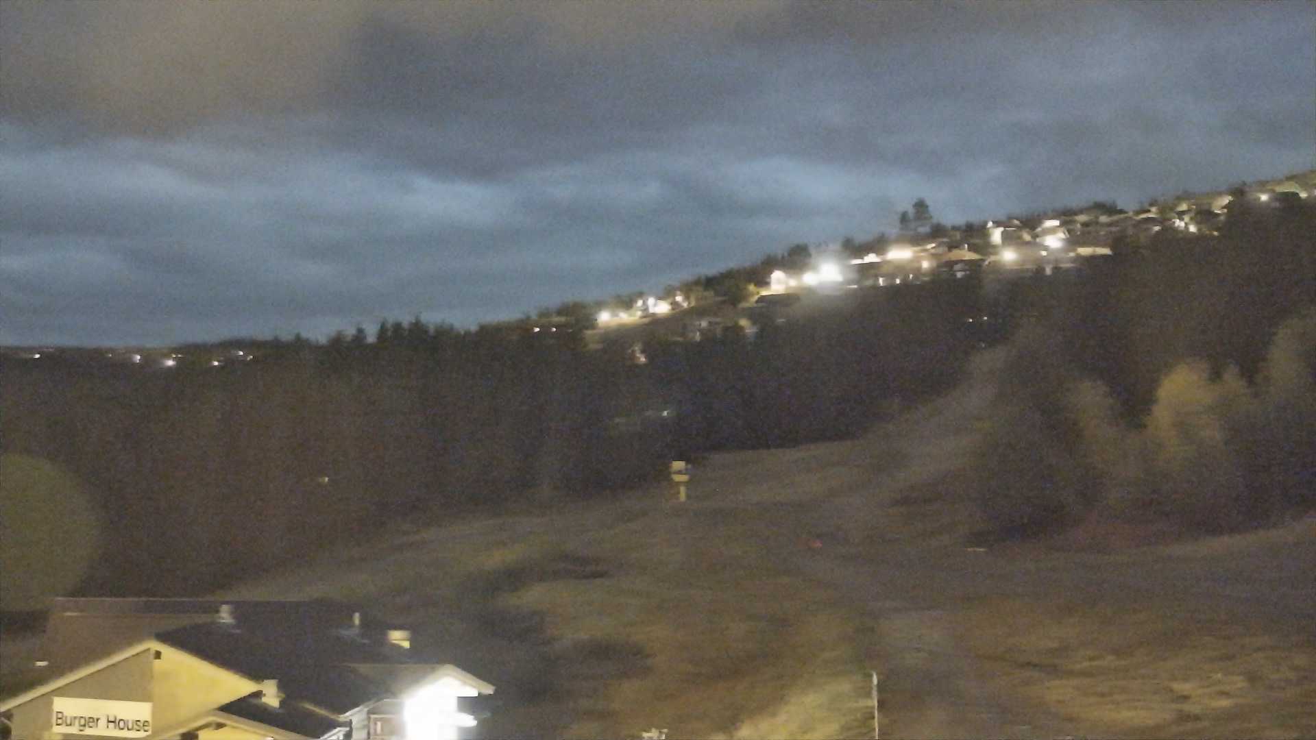 Hafjell Middle Station - View 1 snow cam captured at 29 September 2026 at 11:40 pm GMT+2