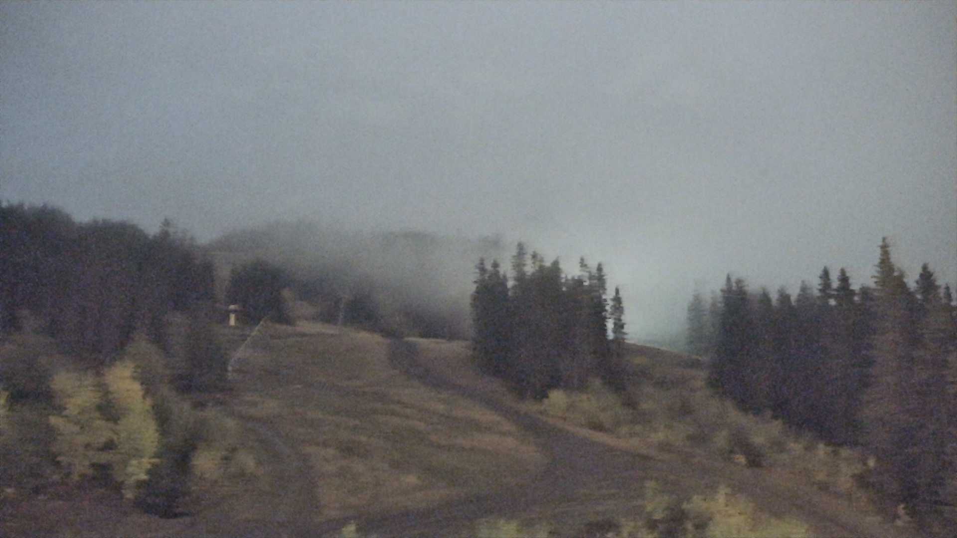 Hafjell Middle Station - View 2 snow cam captured at 25 September 2026 at 11:52 pm GMT+2