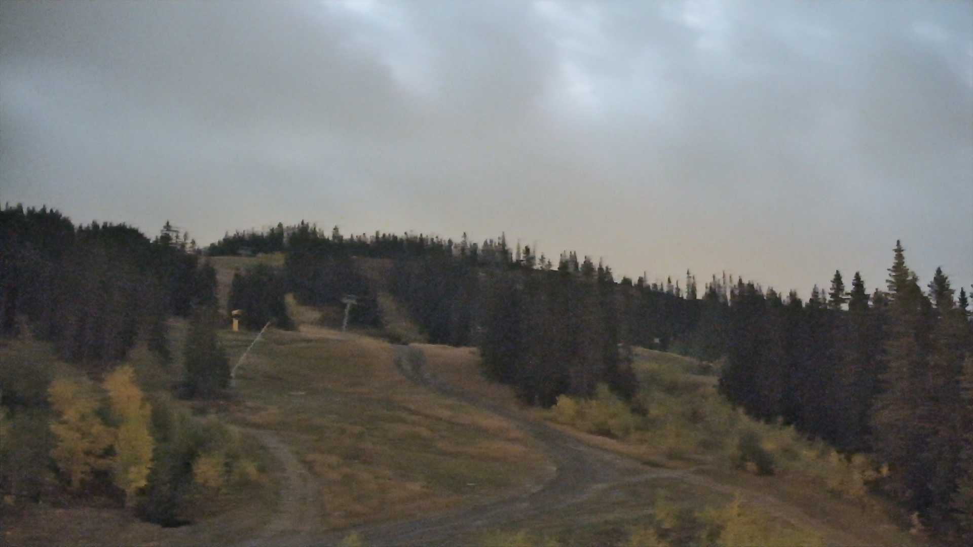 Hafjell Middle Station - View 2 snow cam captured at 27 September 2026 at 11:59 pm GMT+2