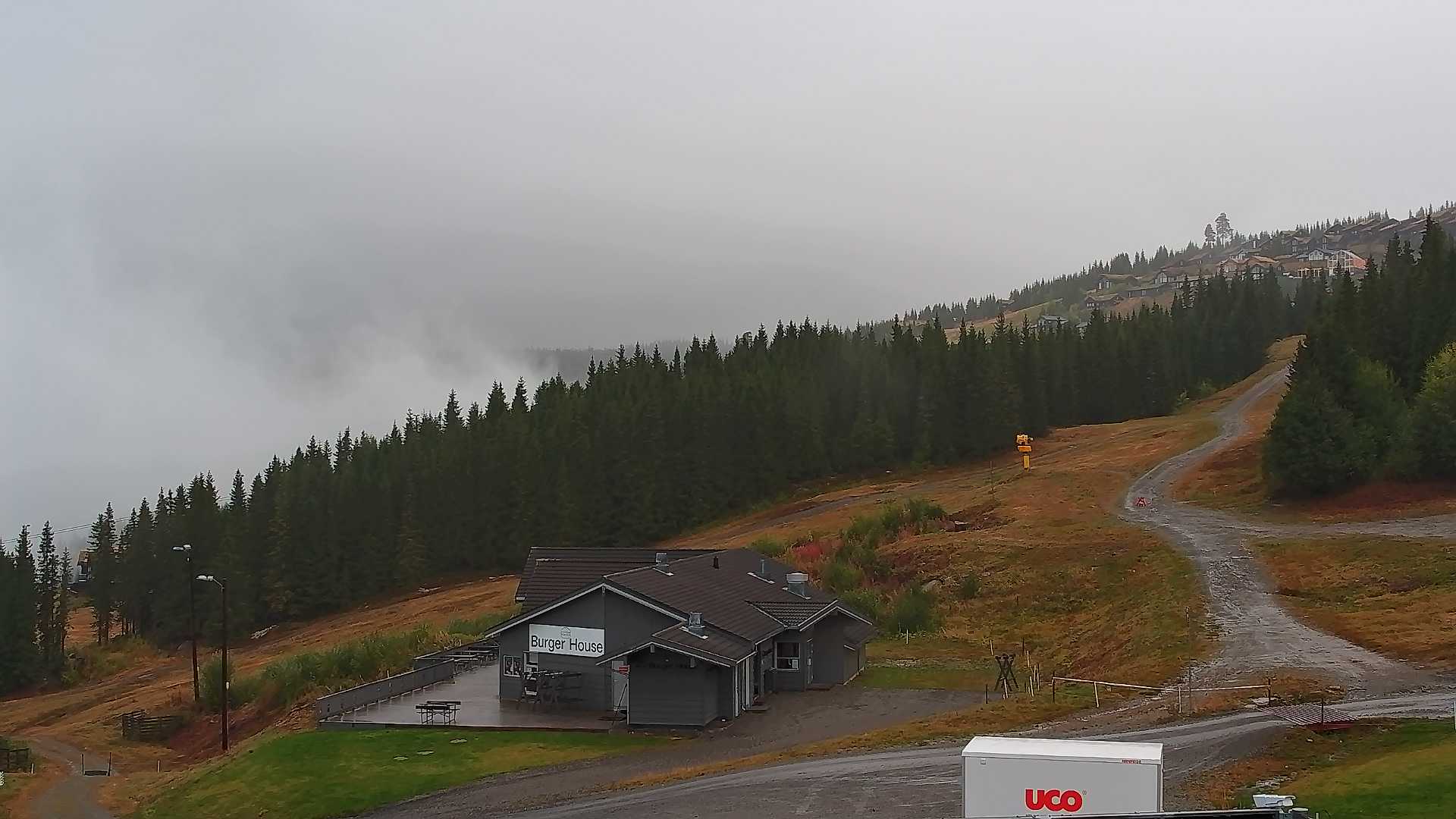 Hafjell Middle Station - View 3 snow cam captured at 15 September 2026 at 6:47 pm GMT+2