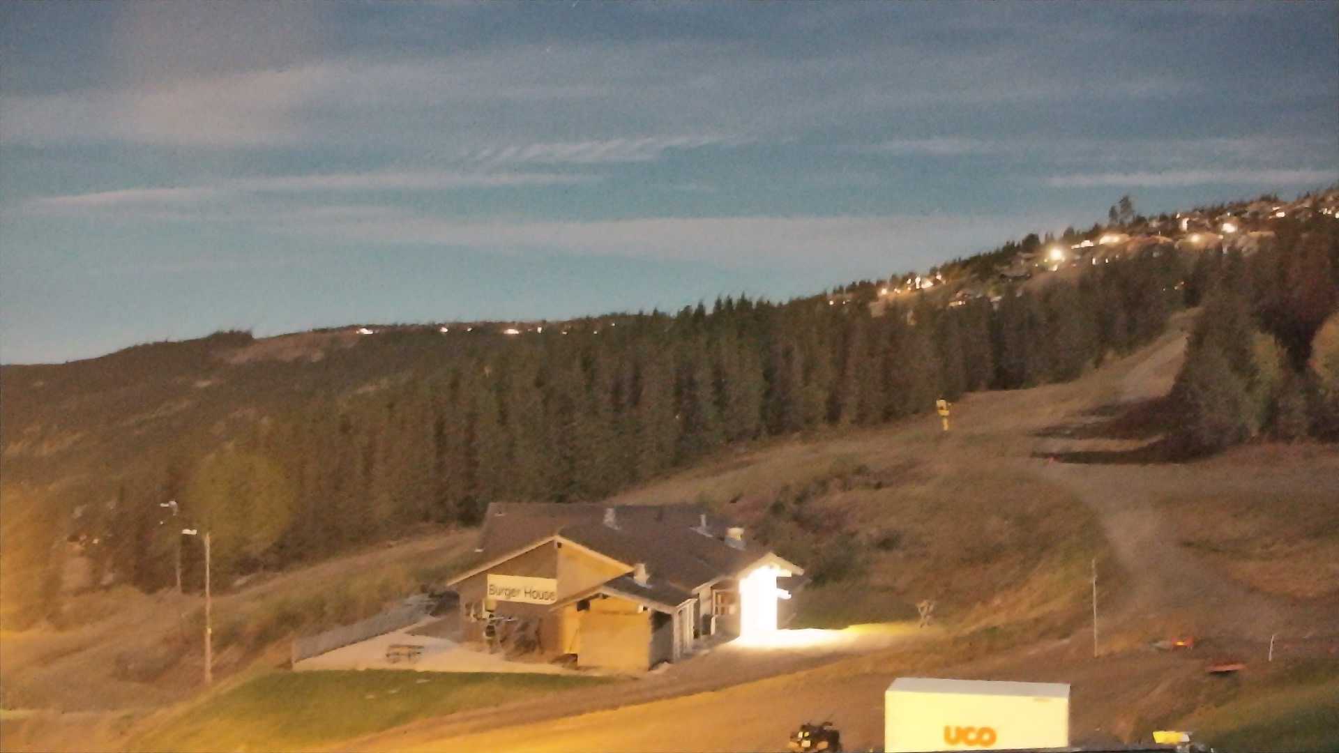 Hafjell Middle Station - View 3 snow cam captured at 26 September 2026 at 11:53 pm GMT+2