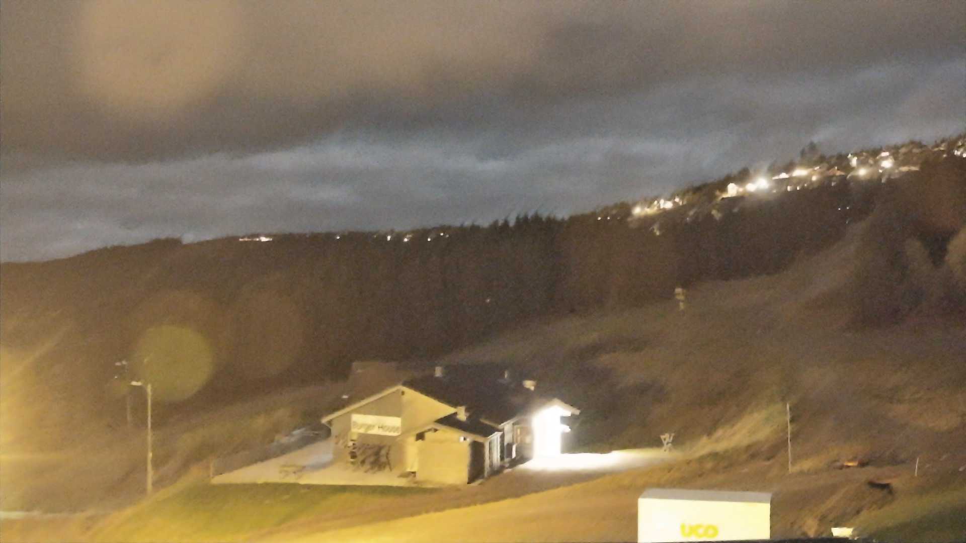 Hafjell Middle Station - View 3 snow cam captured at 29 September 2026 at 11:40 pm GMT+2