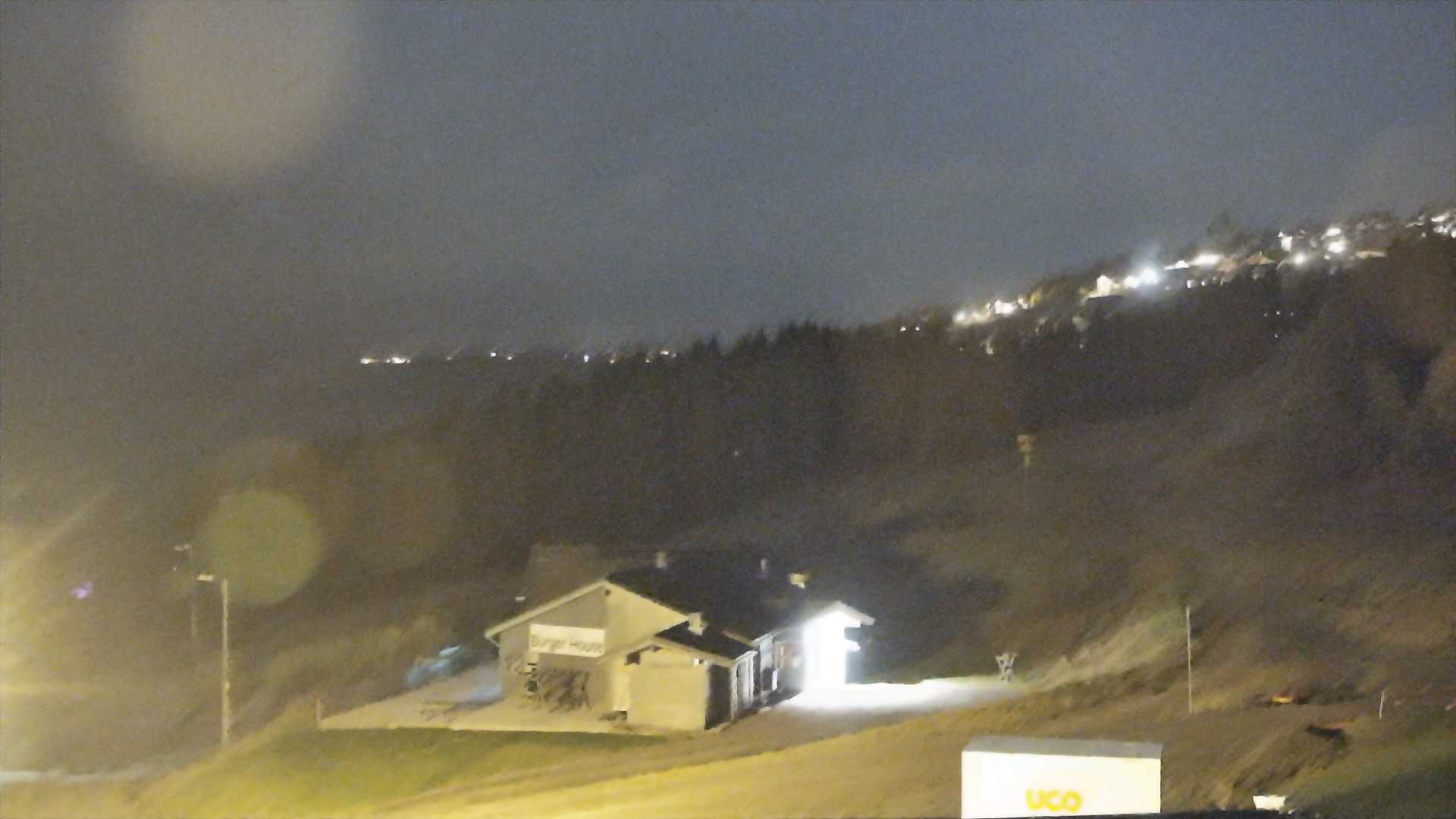 Hafjell Middle Station - View 3 snow cam captured at 1 October 2026 at 11:41 pm GMT+2