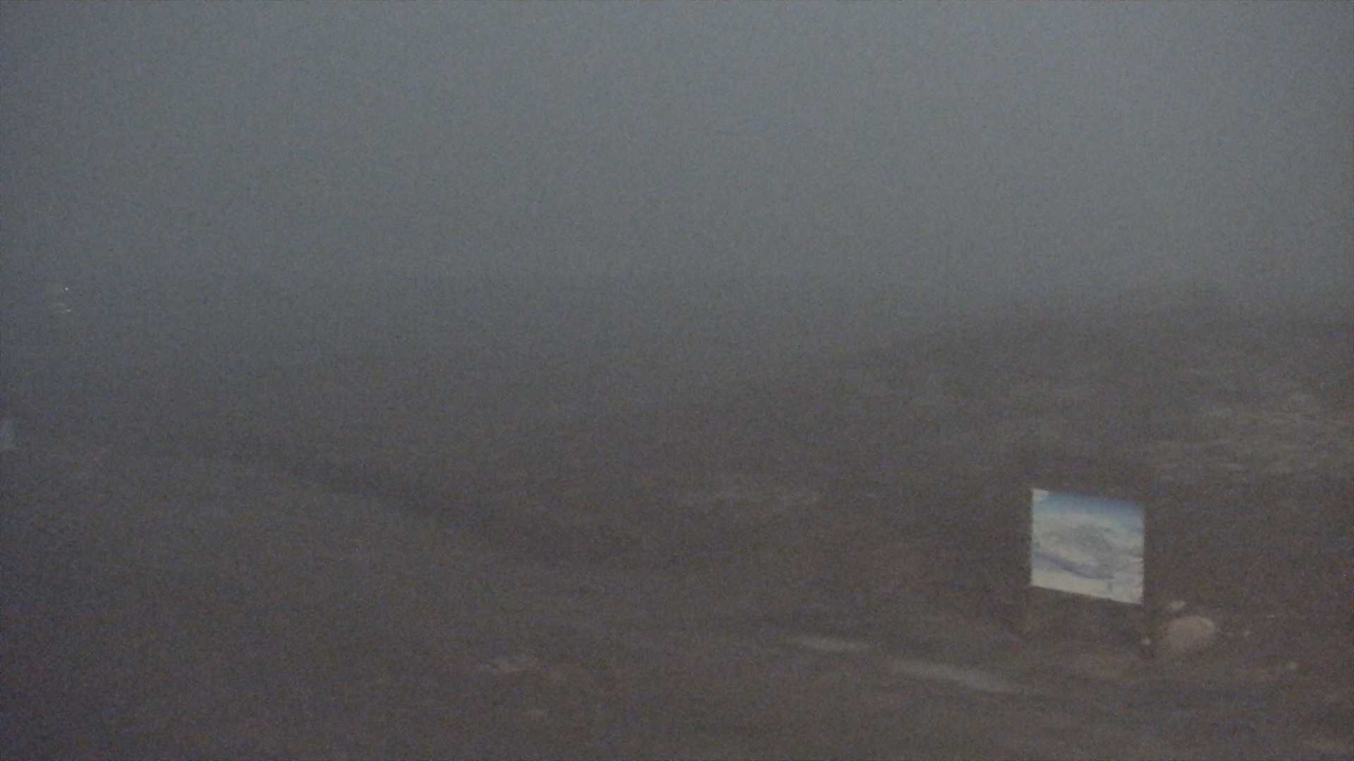 Hafjell Hafjelltoppen - View 2 snow cam captured at 29 September 2026 at 11:40 pm GMT+2