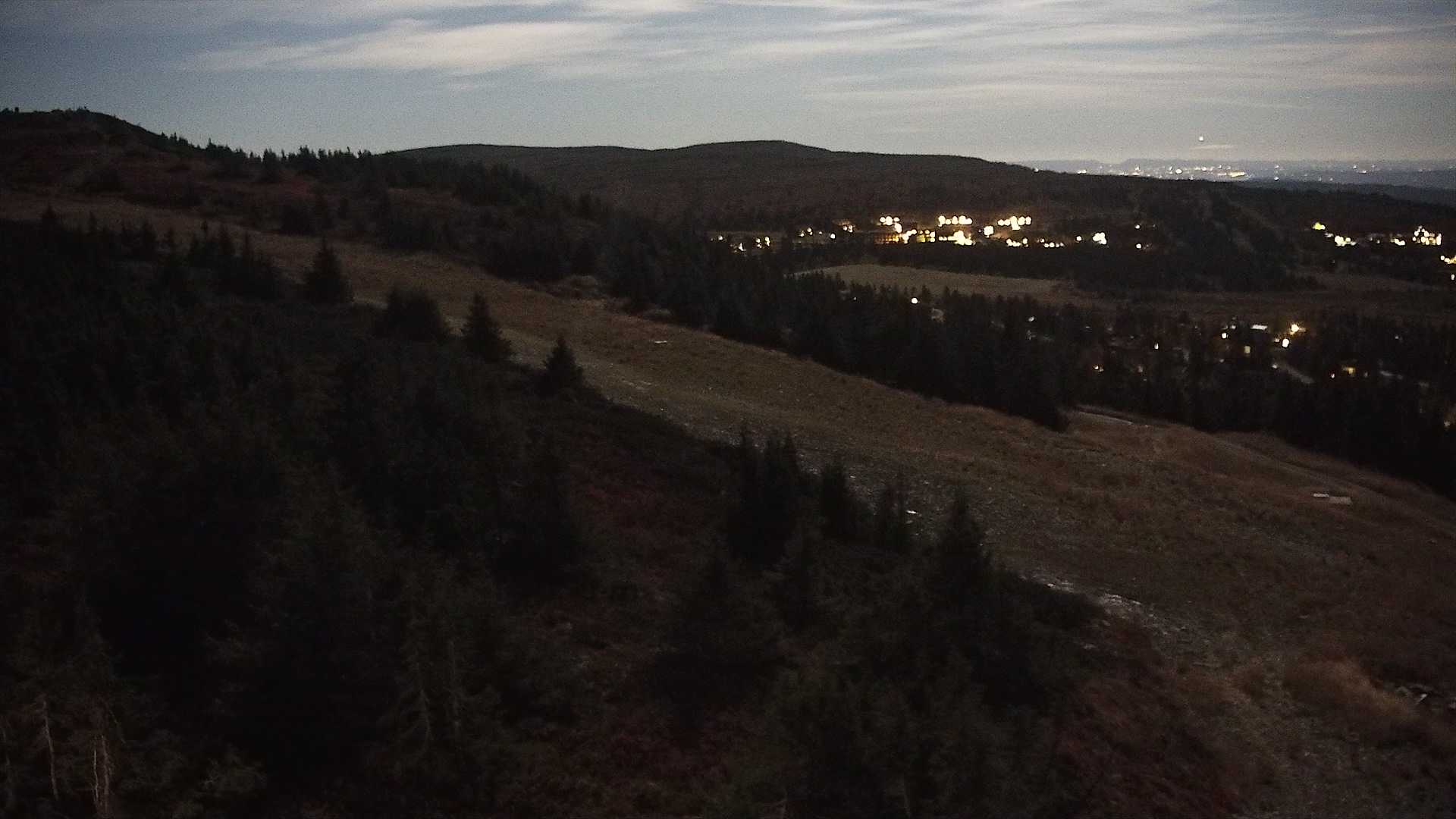 Hafjell Vidsyn Express - View 3 snow cam captured at 26 September 2026 at 11:53 pm GMT+2