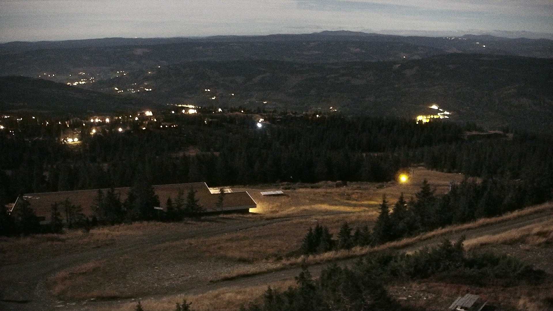 Hafjell Vidsyn Express - View 4 snow cam captured at 26 September 2026 at 11:53 pm GMT+2