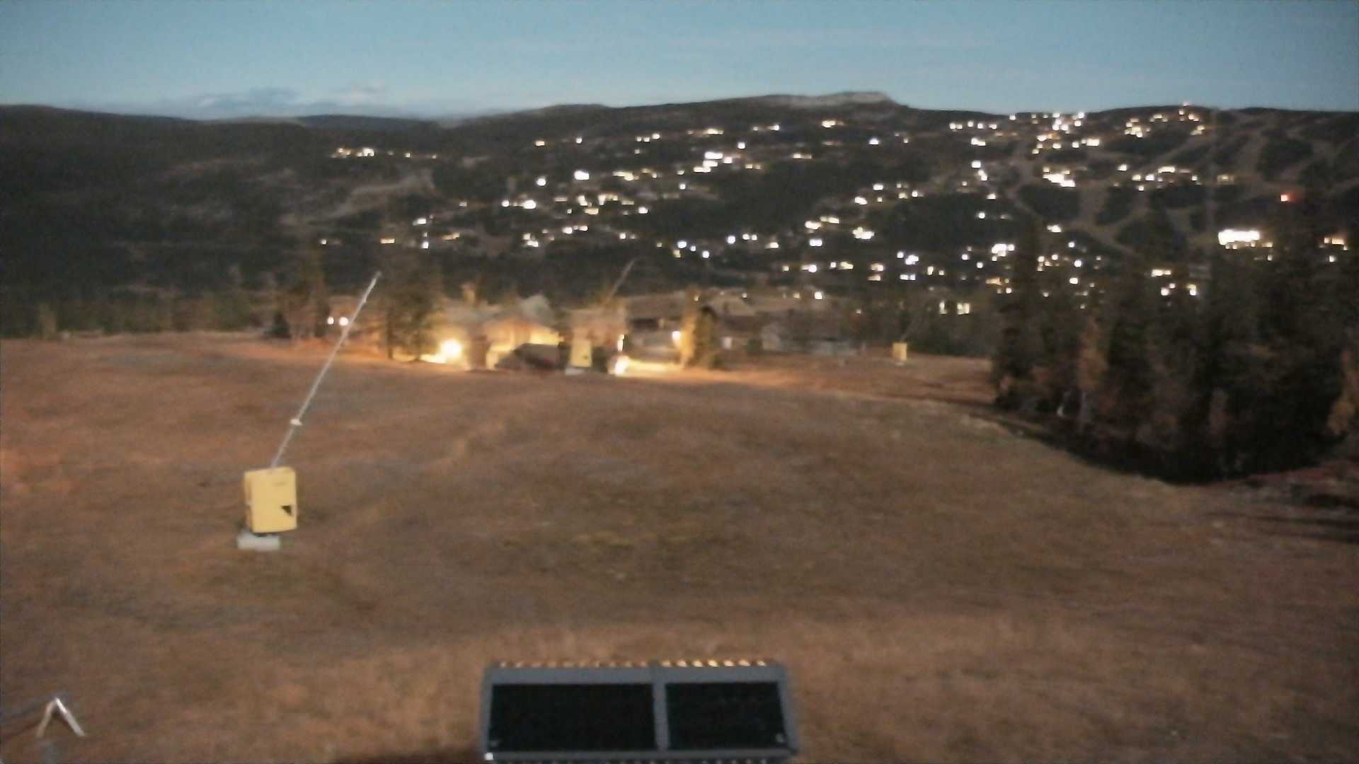 Kvitfjell Varden - View 2 snow cam captured at 26 September 2026 at 11:53 pm GMT+2