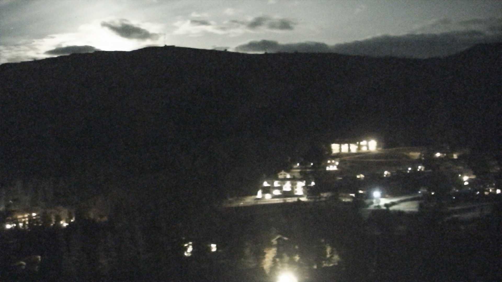 Kvitfjell Middle Station - View 2 snow cam captured at 22 September 2026 at 11:56 pm GMT+2