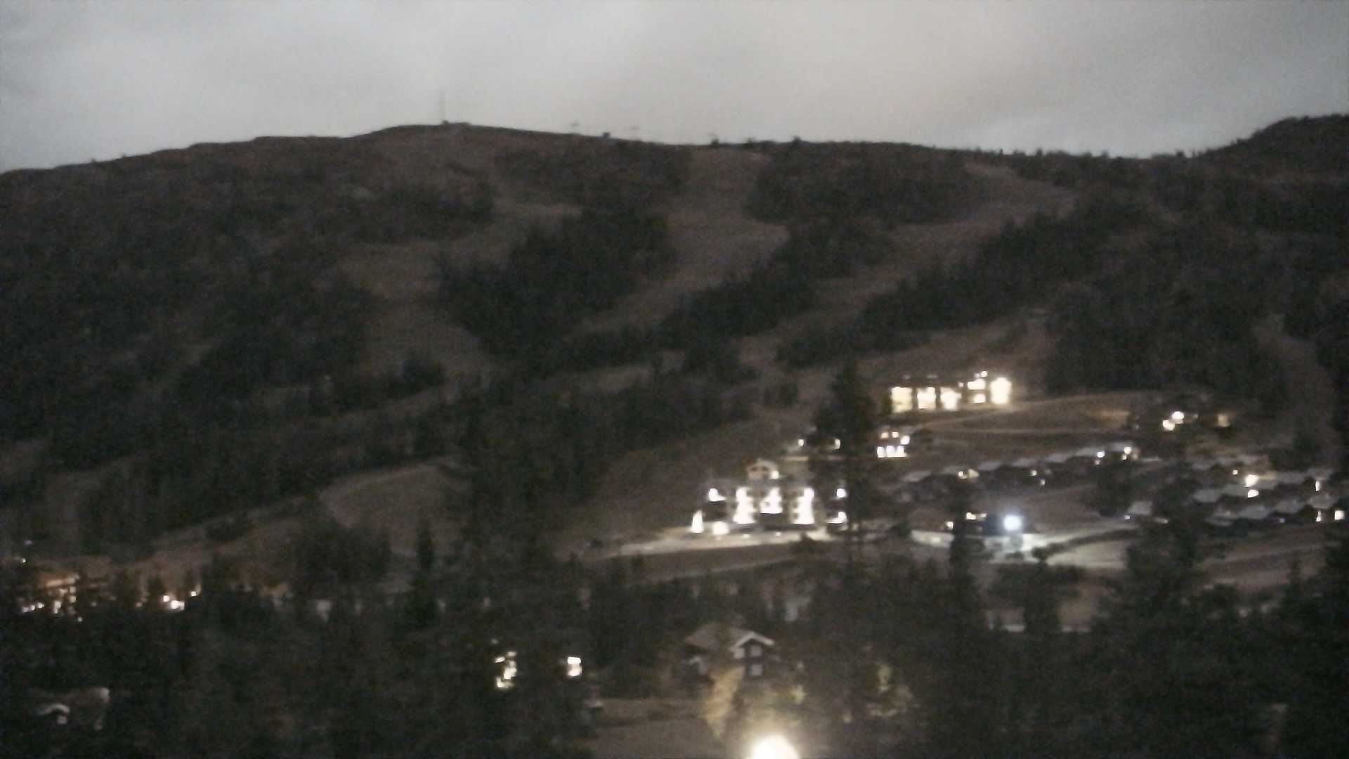 Kvitfjell Middle Station - View 2 snow cam captured at 27 September 2026 at 11:51 pm GMT+2