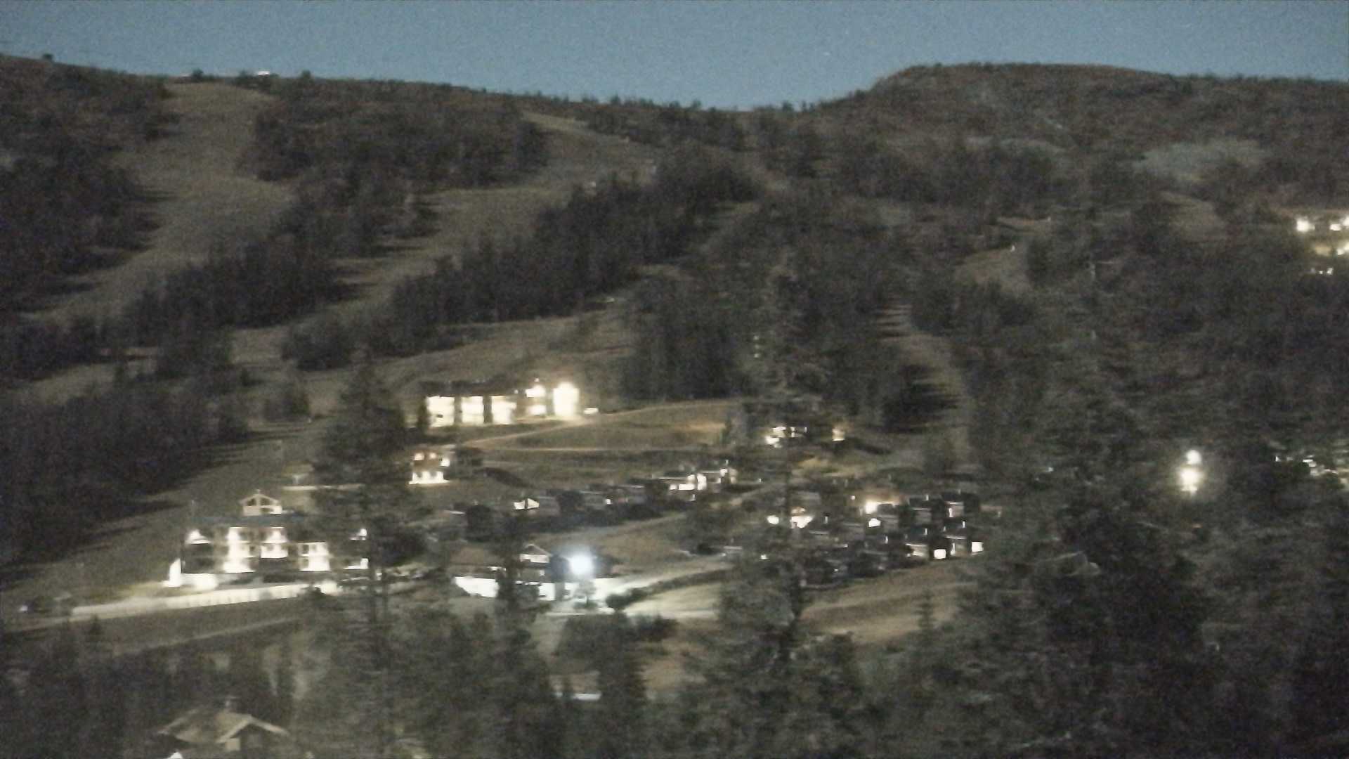 Kvitfjell Middle Station - View 3 snow cam captured at 28 September 2026 at 11:56 pm GMT+2