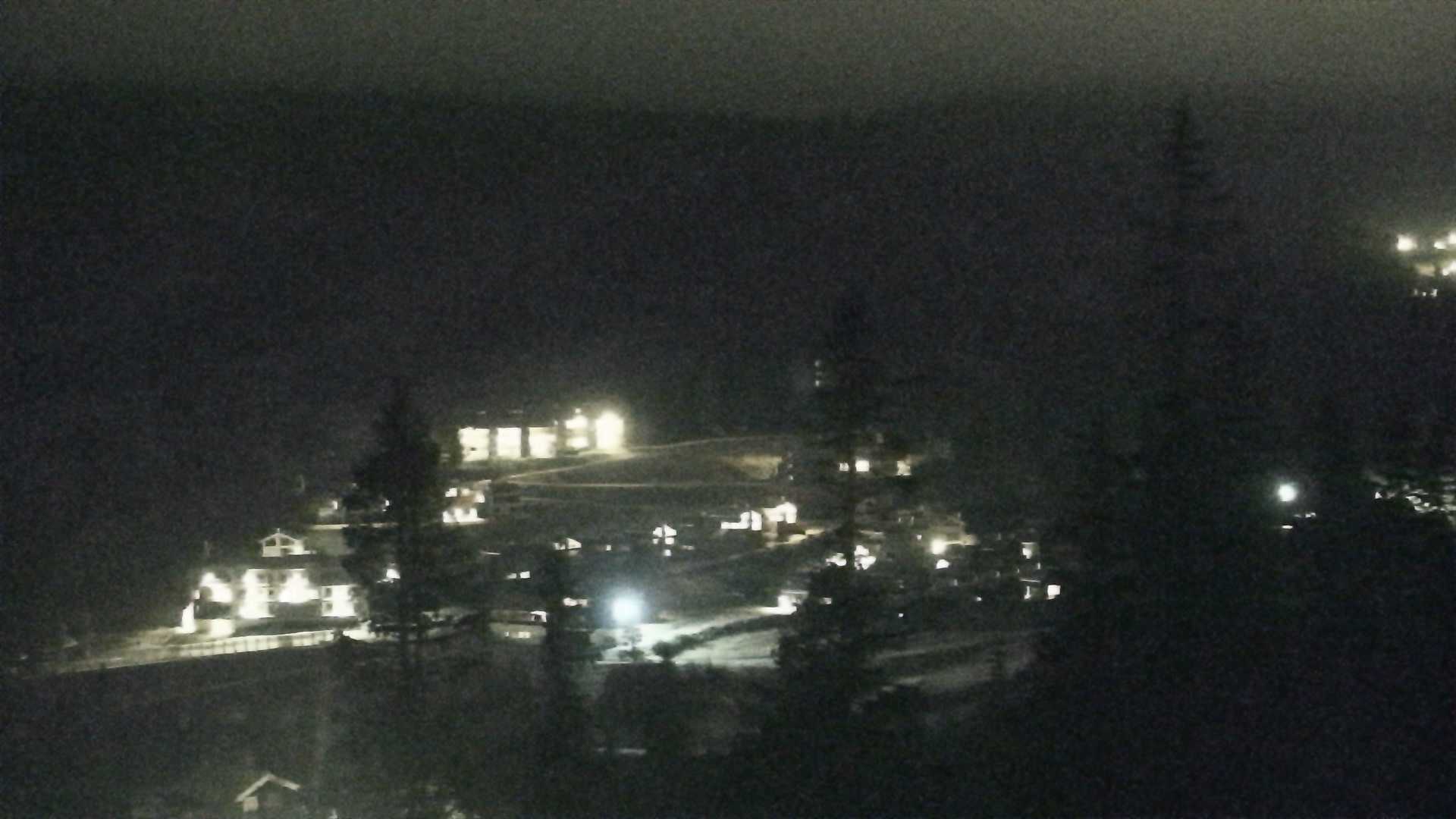 Kvitfjell Middle Station - View 3 snow cam captured at 1 October 2026 at 11:49 pm GMT+2