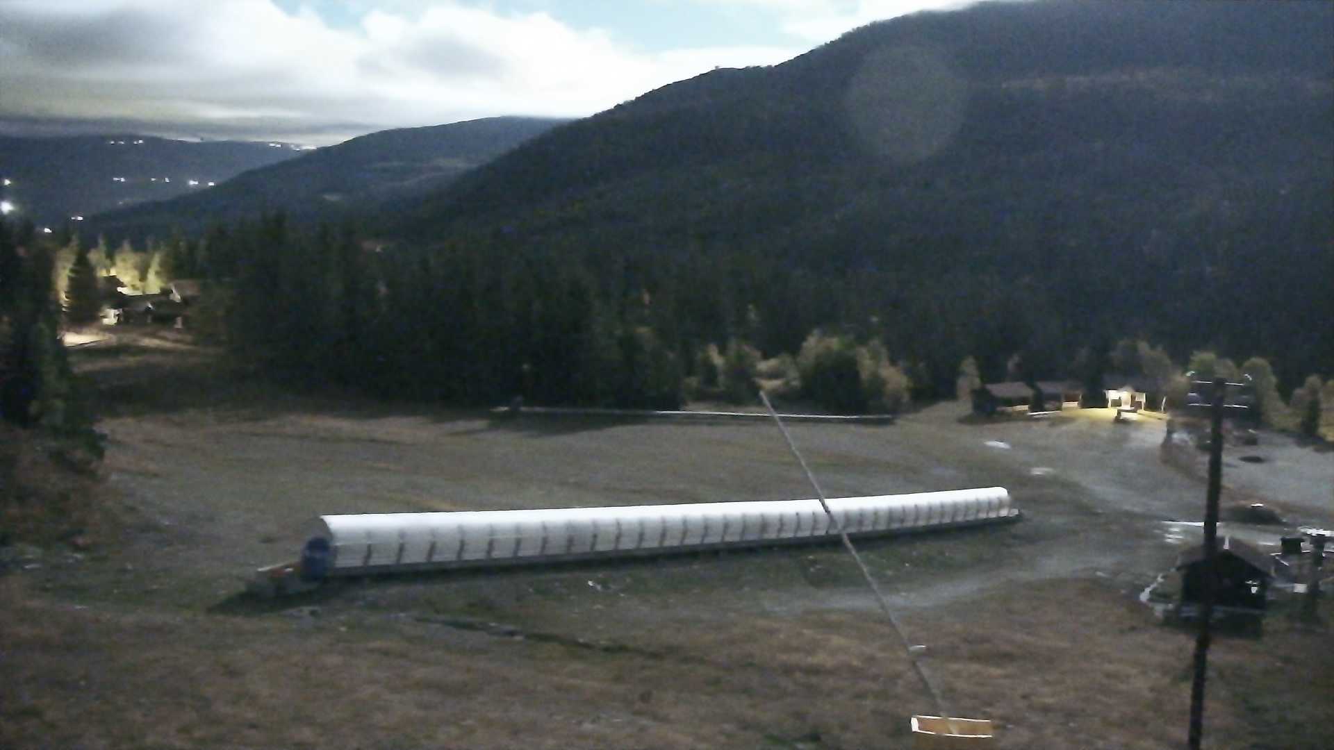 Kvitfjell Skitorget - View 1 snow cam captured at 24 September 2026 at 11:51 pm GMT+2