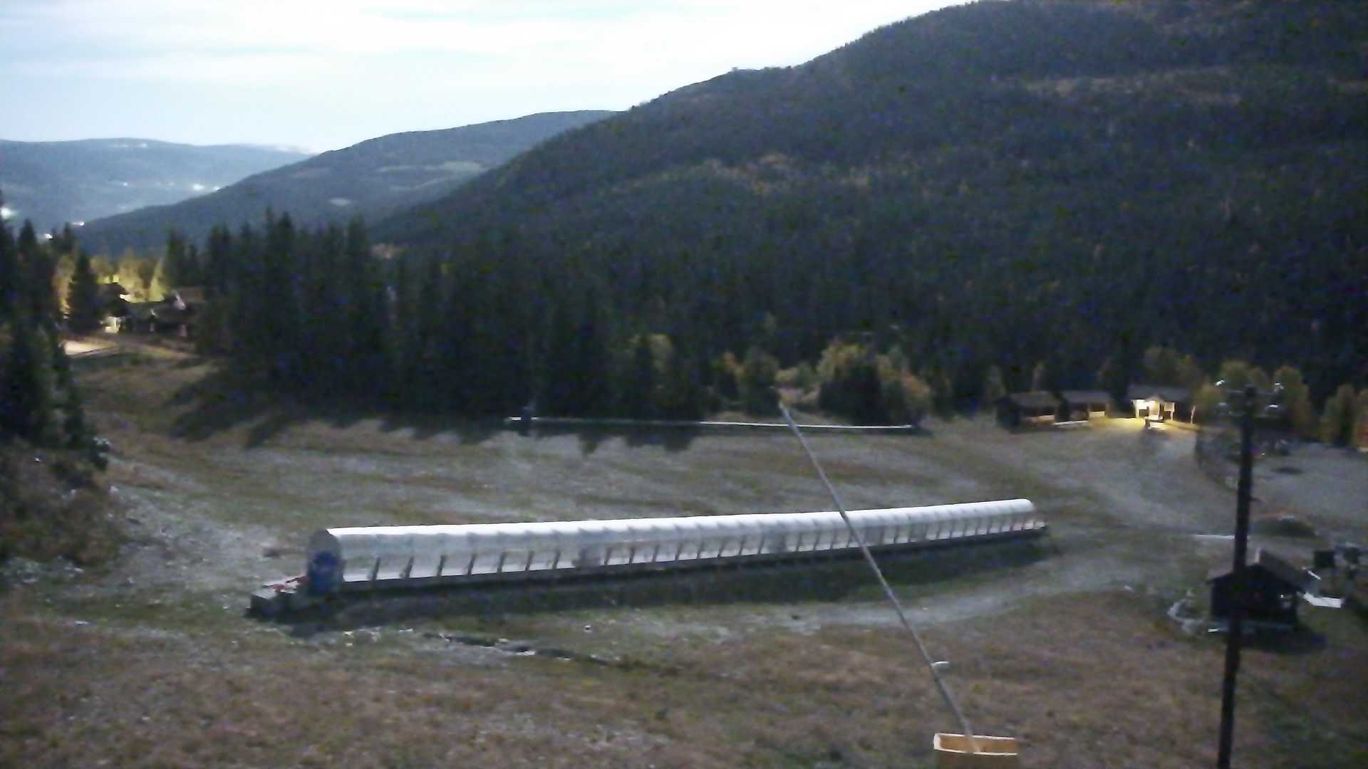 Kvitfjell Skitorget - View 1 snow cam captured at 26 September 2026 at 11:53 pm GMT+2
