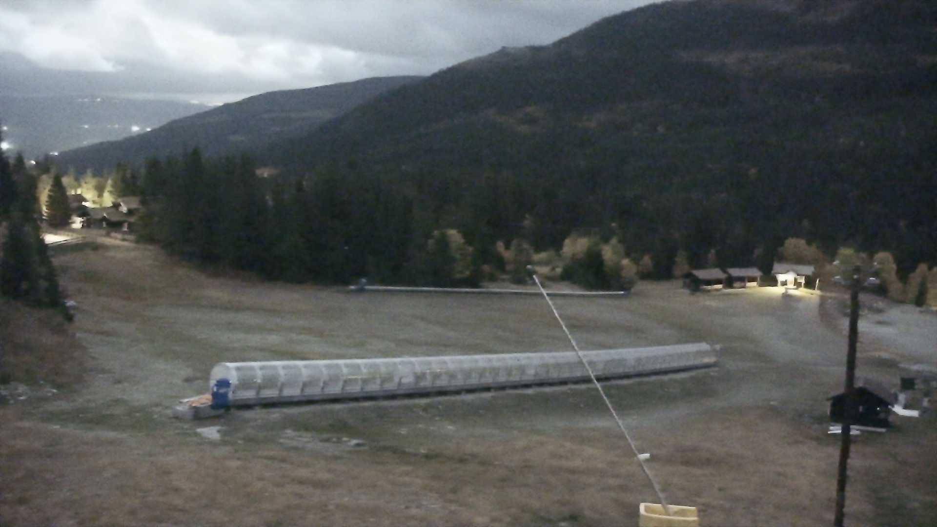 Kvitfjell Skitorget - View 1 snow cam captured at 27 September 2026 at 11:51 pm GMT+2