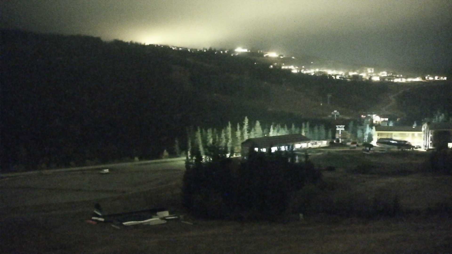 Kvitfjell Skitorget - View 2 snow cam captured at 1 October 2026 at 11:49 pm GMT+2