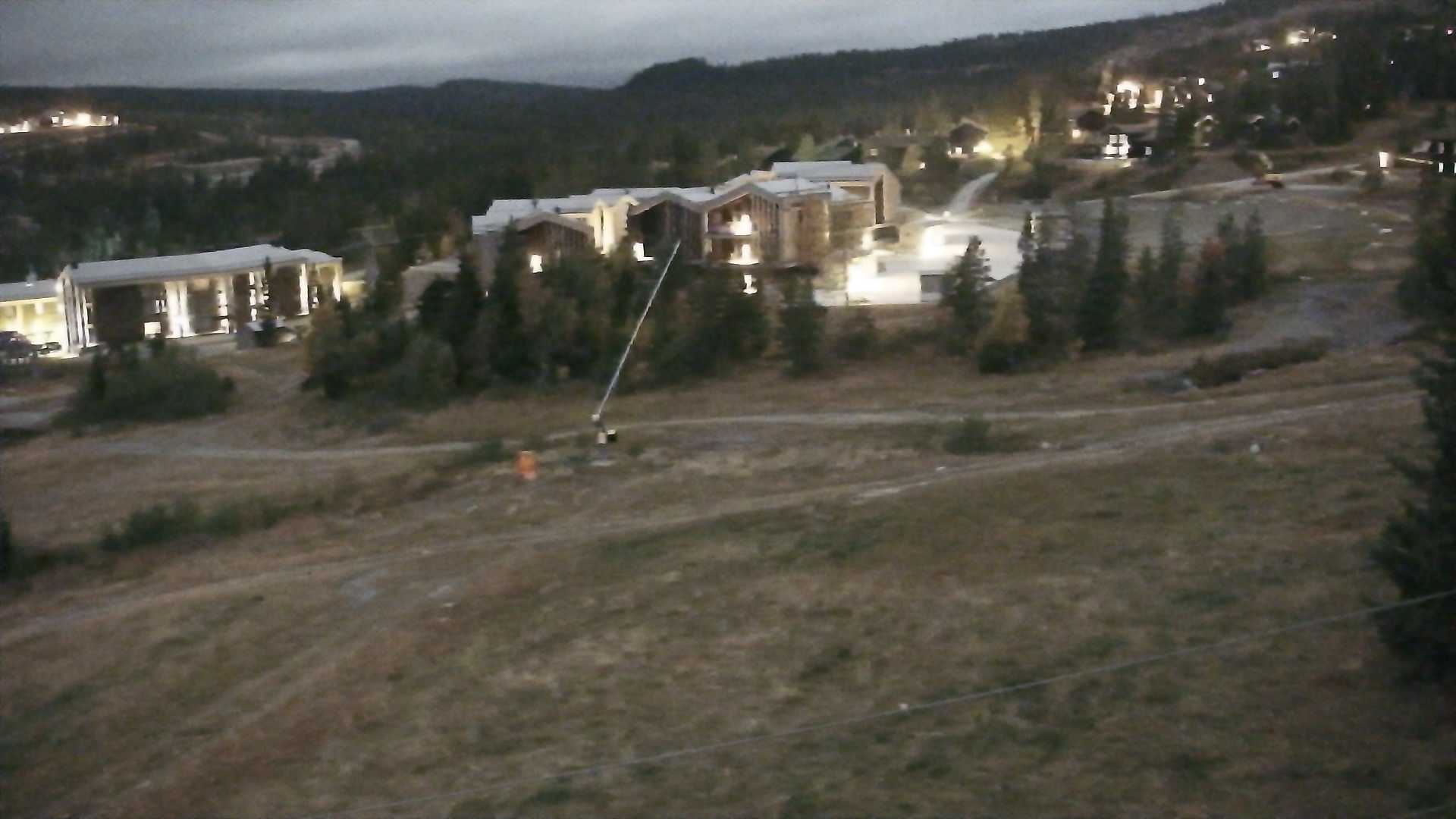 Kvitfjell Skitorget - View 3 snow cam captured at 27 September 2026 at 11:51 pm GMT+2
