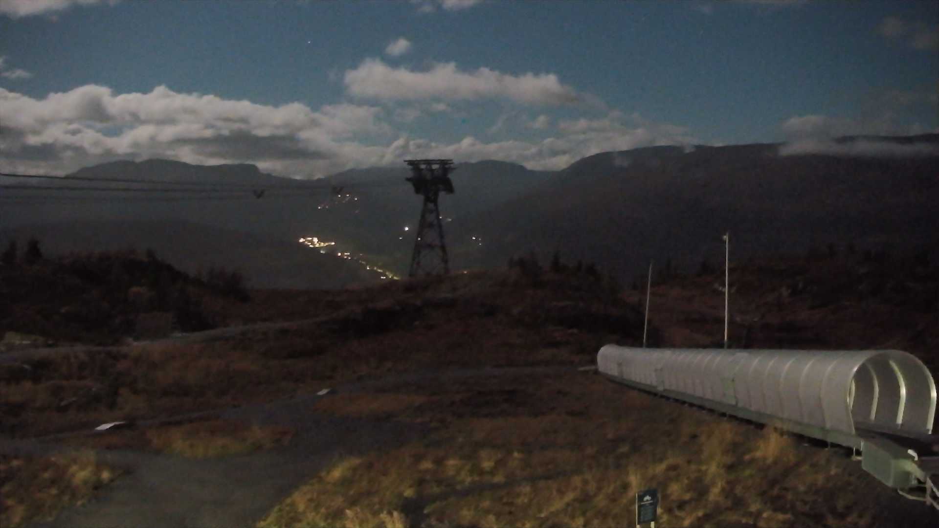 Voss Hanguren Panorama snow cam captured at 28 September 2026 at 11:53 pm GMT+2