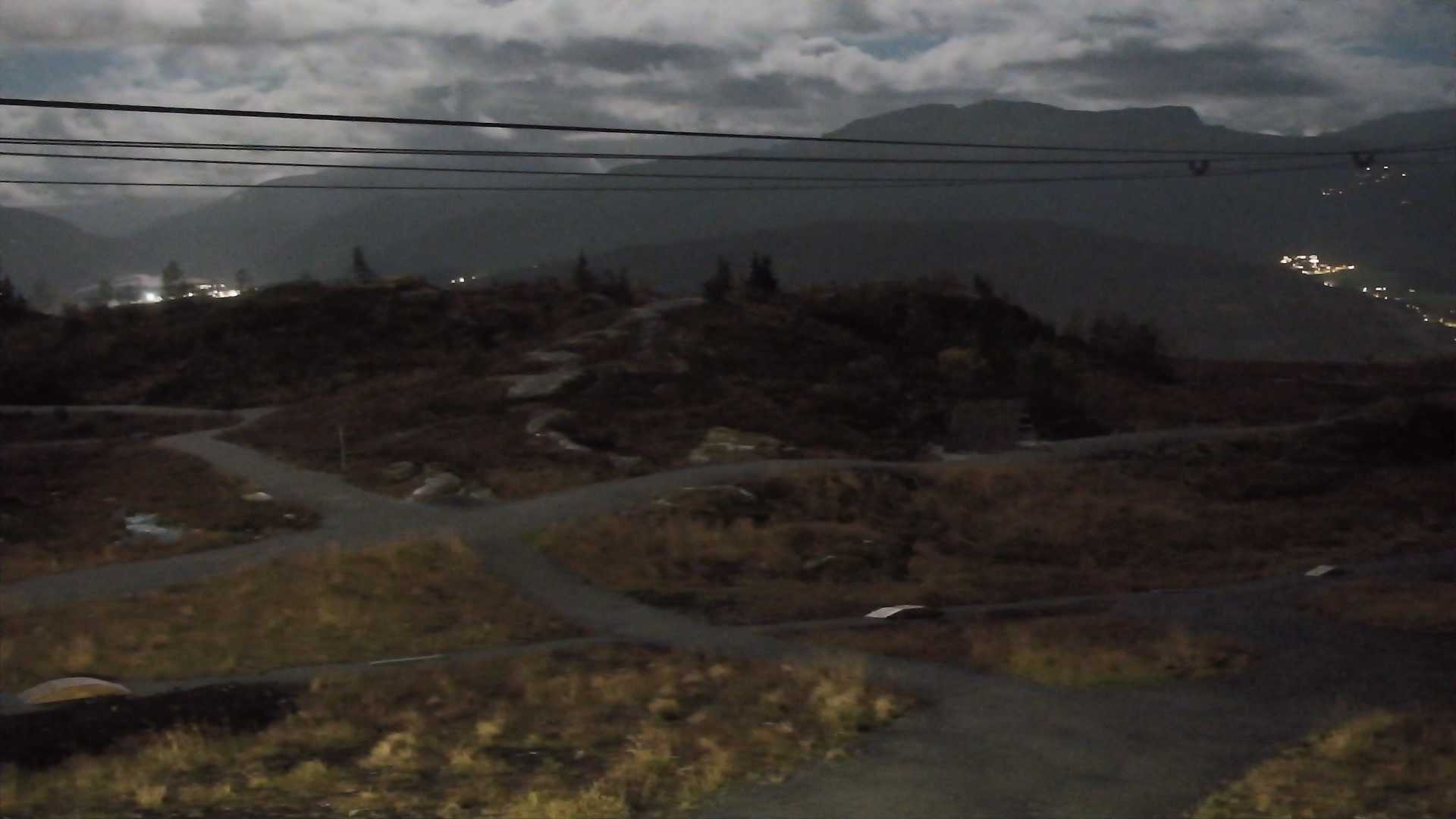 Voss Hangurstoppen & Trollbakken snow cam captured at 28 September 2026 at 11:53 pm GMT+2