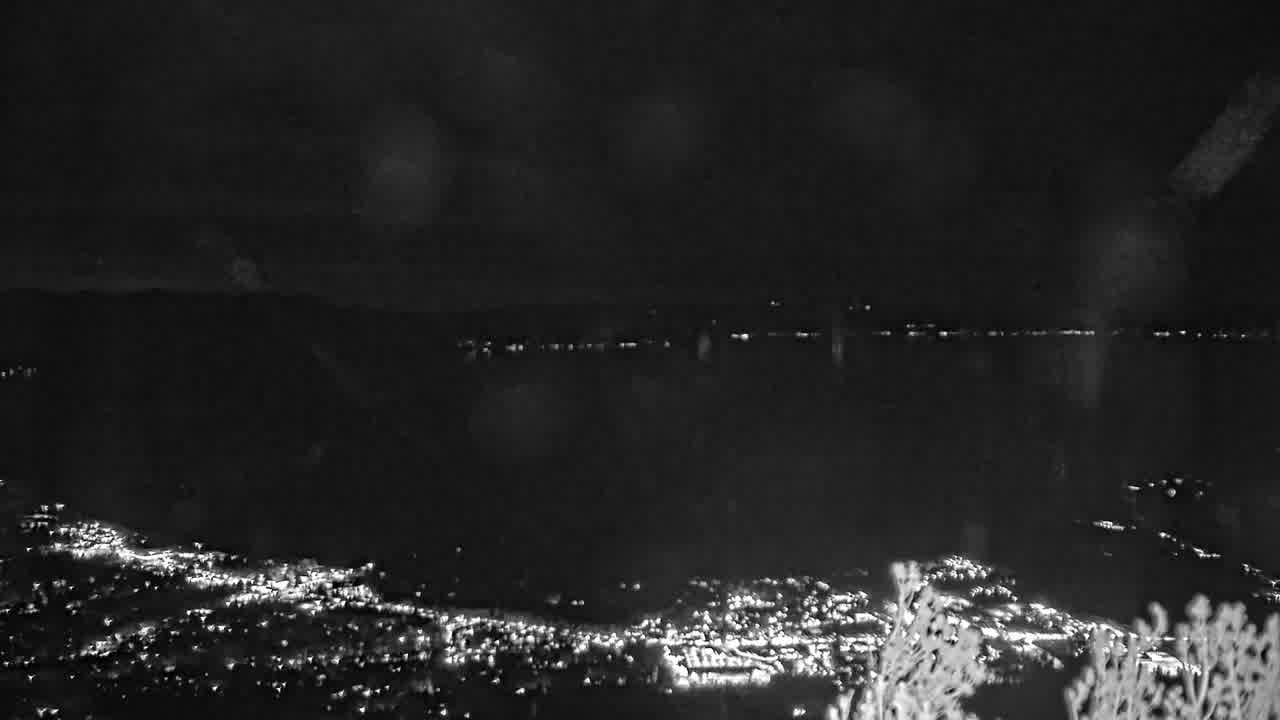 Heavenly Midstation at the Gondola snow cam captured at 4 October 2026 at 11:58 pm GMT-7