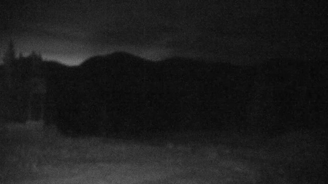 Winter Park Lunch Rock snow cam captured at 6 October 2026 at 11:57 pm GMT-6