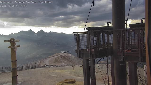 Mammoth Mountain The Summit snow cam captured at 5 October 2026 at 5:47 pm GMT-7