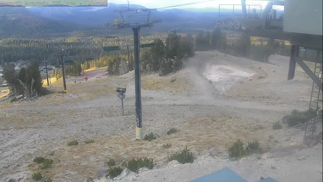 Mammoth Mountain Unbound Main Park snow cam captured at 5 October 2026 at 5:47 pm GMT-7