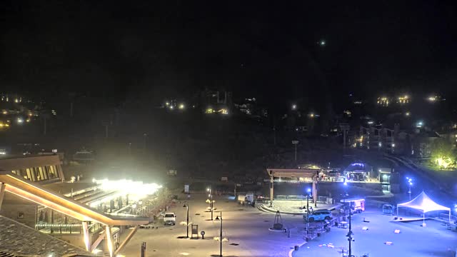 Steamboat Steamboat Square snow cam captured at 3 October 2026 at 11:55 pm GMT-6