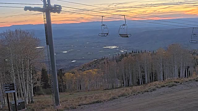 Steamboat Four Points snow cam captured at 5 October 2026 at 6:53 pm GMT-6