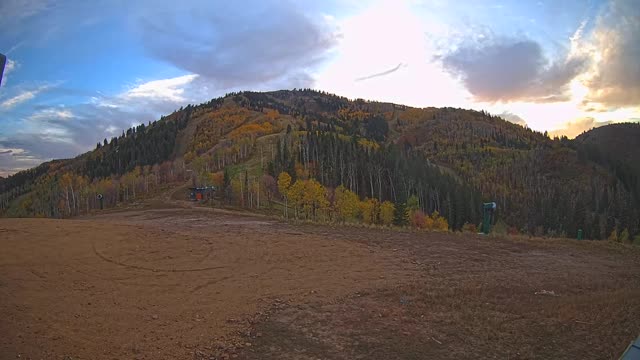 Deer Valley Galena Express snow cam captured at 5 October 2026 at 6:52 pm GMT-6