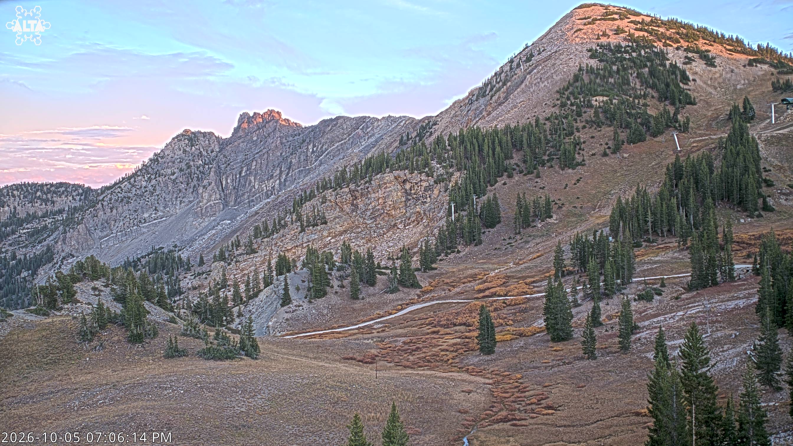 Alta Sugarloaf Peak snow cam captured at 5 October 2026 at 7:02 pm GMT-6